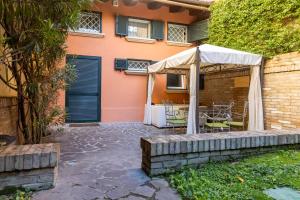 BolognaRoomscom - Isaia Garden Private Garden Spa Bath
