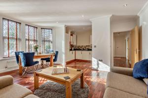 The Milton Smart Spacious 3-Bed Bournemouth Apartment