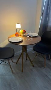 Loft novo com banheira de imersão a 5min da Vila Germânica ar e garagem