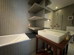 3 Bedroom Suites Kensington