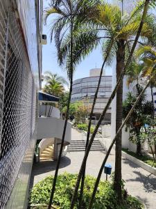 5E - Apartamento 2 Quartos com Ar cond, Sala, Cozinha, 2 Banheiros, 1 Garagem, Frente Mar