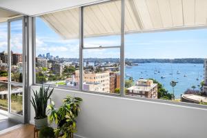 ITHAC12902 - Elizabeth Bay View