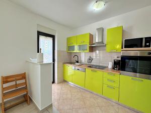 Apartments with parking space Silo, Krk - 18667