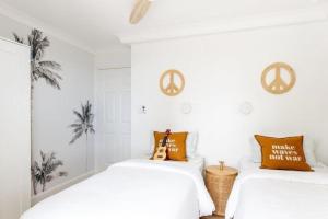 Ocean View Coastal Haven in Burleigh Heads