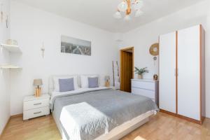 Apartments with parking space Zivogosce - Blato, Makarska - 22253