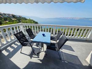 Apartment in Novi Vinodolski 44643