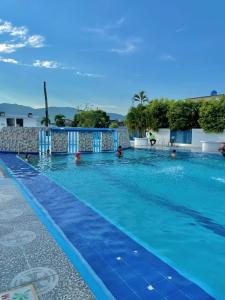 Casa en conjunto privado con piscina en Flandes