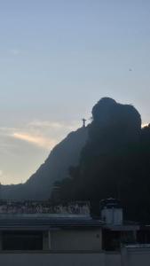 A uma quadra da praia de Copacabana