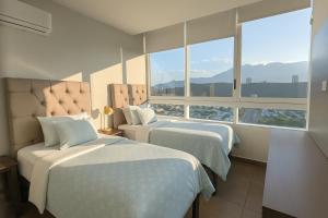 Stylish Panoramic Views City Loft