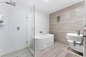 Chic Apartment Near Sydney Airport & CBD