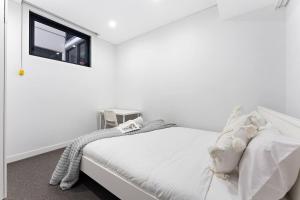 Chic Apartment Near Sydney Airport & CBD