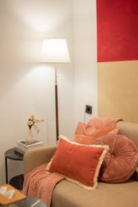 Contemporary Design Central District Studio 2B !