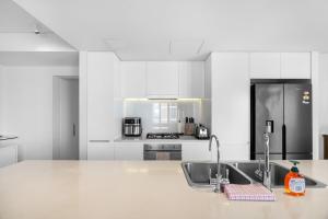 Zen Paradiso 2BR Harbour View - Pool - Balcony