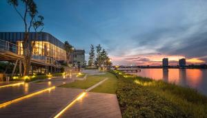 The Politan Aqua, River Front