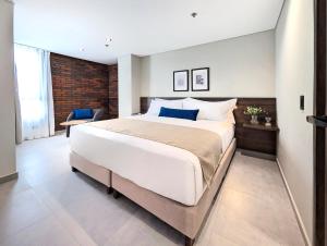 Laureles Selection Suites