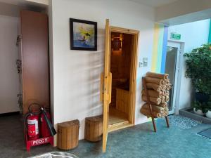 DAHLIALAND SAIGON HOTEL & SWIMMING PooL