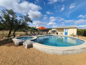 Cozy Hill Country Cottage Rental for Romantic Weekend Getaways from Austin