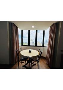 Affordable Serviced Apartments in Nana Omni Tower - Prime Sukhumvit location