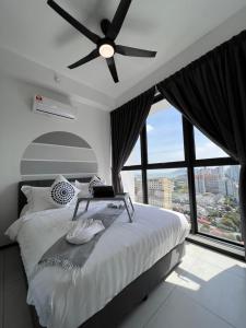 Georgetown Urban Family & Baby-Friendly Home with Skypool Seaview