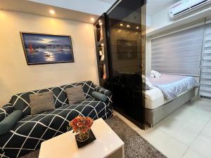 EaseStay by Bren in Shell Residences MOA