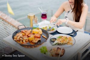 Hotel Tide Phuket Beachfront
