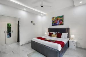 Alaya Stays Nathaniel 3 BHK Pet friendly Farmhouse with Pool & Garden