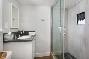 Entire Complex Steps To The Sand Sleeps 20