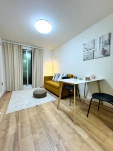 天下茶屋徒歩圏内 花園町駅徒歩3分 難波 梅田に直通 トイレと浴室付き まるまる貸切 部屋35平