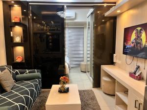 EaseStay by Bren in Shell Residences MOA