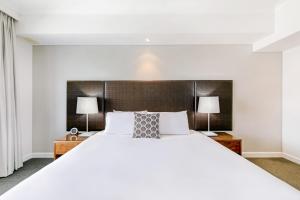 Darwin Harbourside Escape - Two Adjacent King Suites