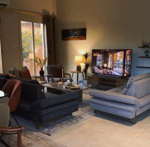 فيلا بمزرعة