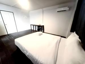 XX Mitr inn Khaosan มิตร อินน์ ถนนข้าวสาร 2