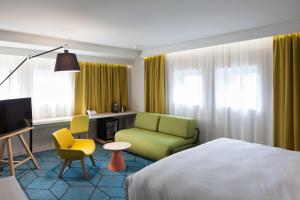 Hotels Mercure Nantes Centre Gare : Suite Familiale avec Canapé-Lit