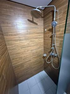 1-Bedroom Condo - Stunning Sunset at the City