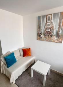 Cozy and Modern Apartment with View