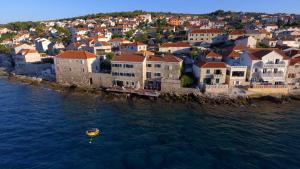 4 star vakantiehuis Vila Postira Postira Kroatië