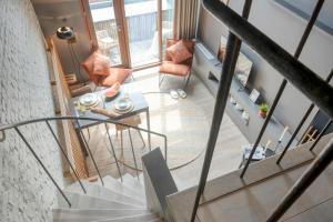 Serene Studio Oasis with Balcony in Ghent