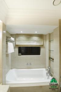 Souk Al Bahar View Burj Khalifa and Fountains Dream View Holiday Homes