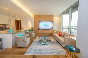 Chic 2Bedroom And Maids Room Apartment Mins from Dubai Mall