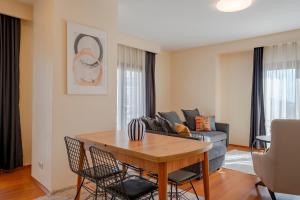 Central Apartment with Bosphurs View