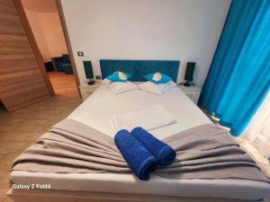 Marina Breeze - Beach Pool Spa Resort Jacuzzi Pool Sauna