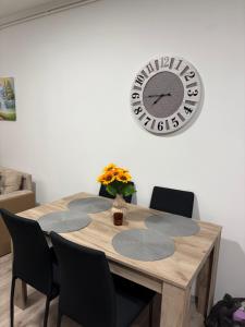 Green cozy two bedroom apartment in Rakovica