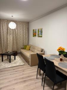 Green cozy two bedroom apartment in Rakovica
