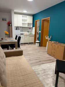 Green cozy two bedroom apartment in Rakovica