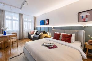 TurnKey I Antonin Dvorak Apartments