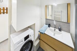 La Dauphine - Private Parking & Courtyard