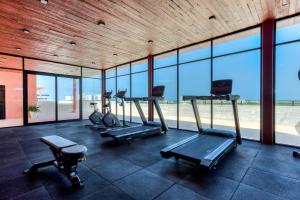 Great location Apartment with Rooftop Pool Gym
