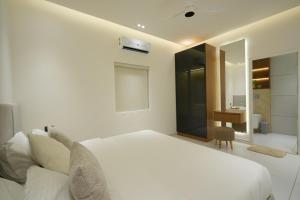 Royale Suites - 1 BHK Serviced Apartment