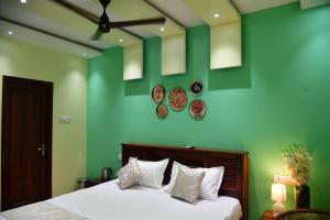 Pvt Plunge Pool - 4BHK Kashi Quattro Villa