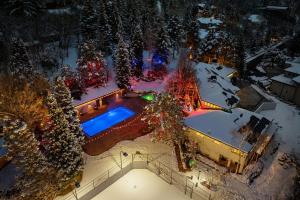 Exclusive Resort Escape - Heated Pool, Spa & Pickleball